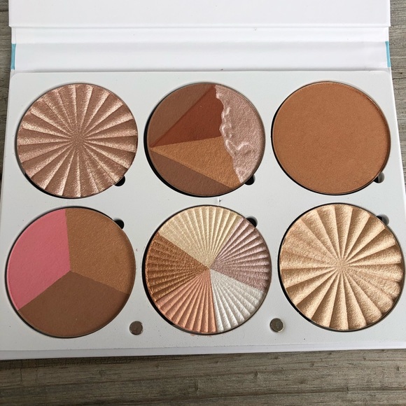 OFRA COSMETICS On The Glow Highlighter & Face Pro Palette - Picture 4 of 7